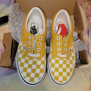 Vans two-tone checkered Era sneakers. Size 4 Men, 5.5 Women
